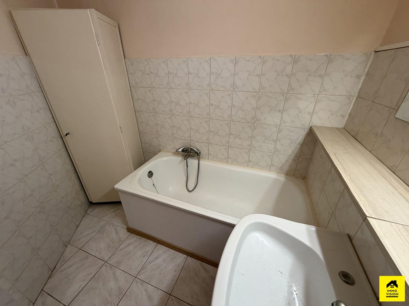 Studio lumineux 8eme etage, photo 13 sur 18