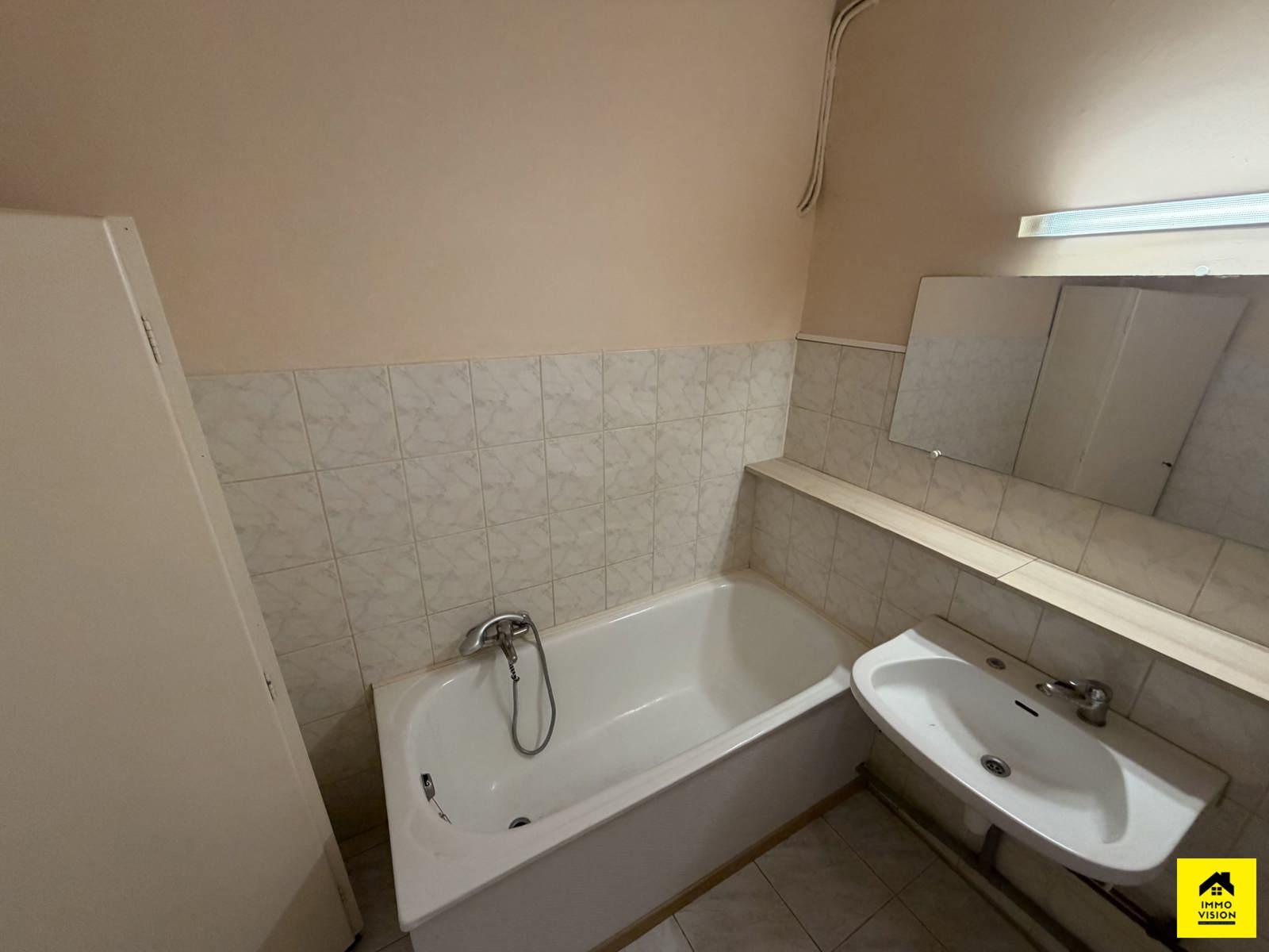 Studio lumineux 8eme etage, photo 14 sur 18