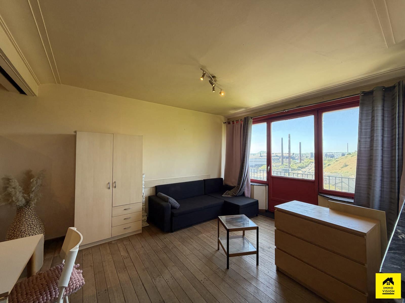 Studio lumineux 8eme etage, photo 4 sur 18