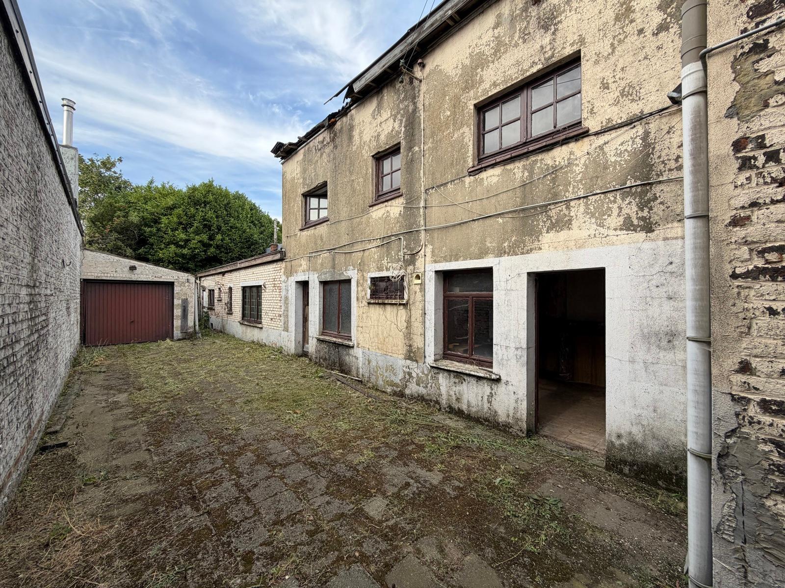 Lot de 2 maisons avec 2 garages a renover, photo 2 sur 12