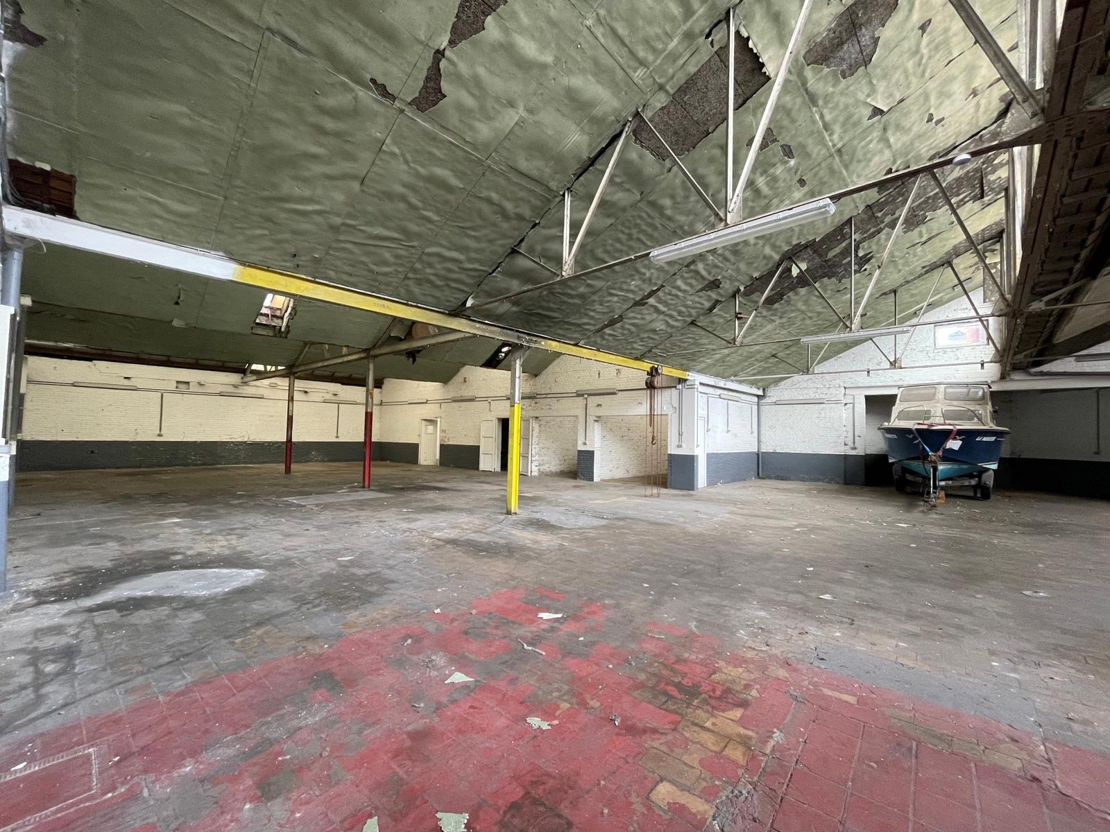 Marcinelle – entrepôt de ± 740 m² avec bureaux et parking, photo 7 sur 25