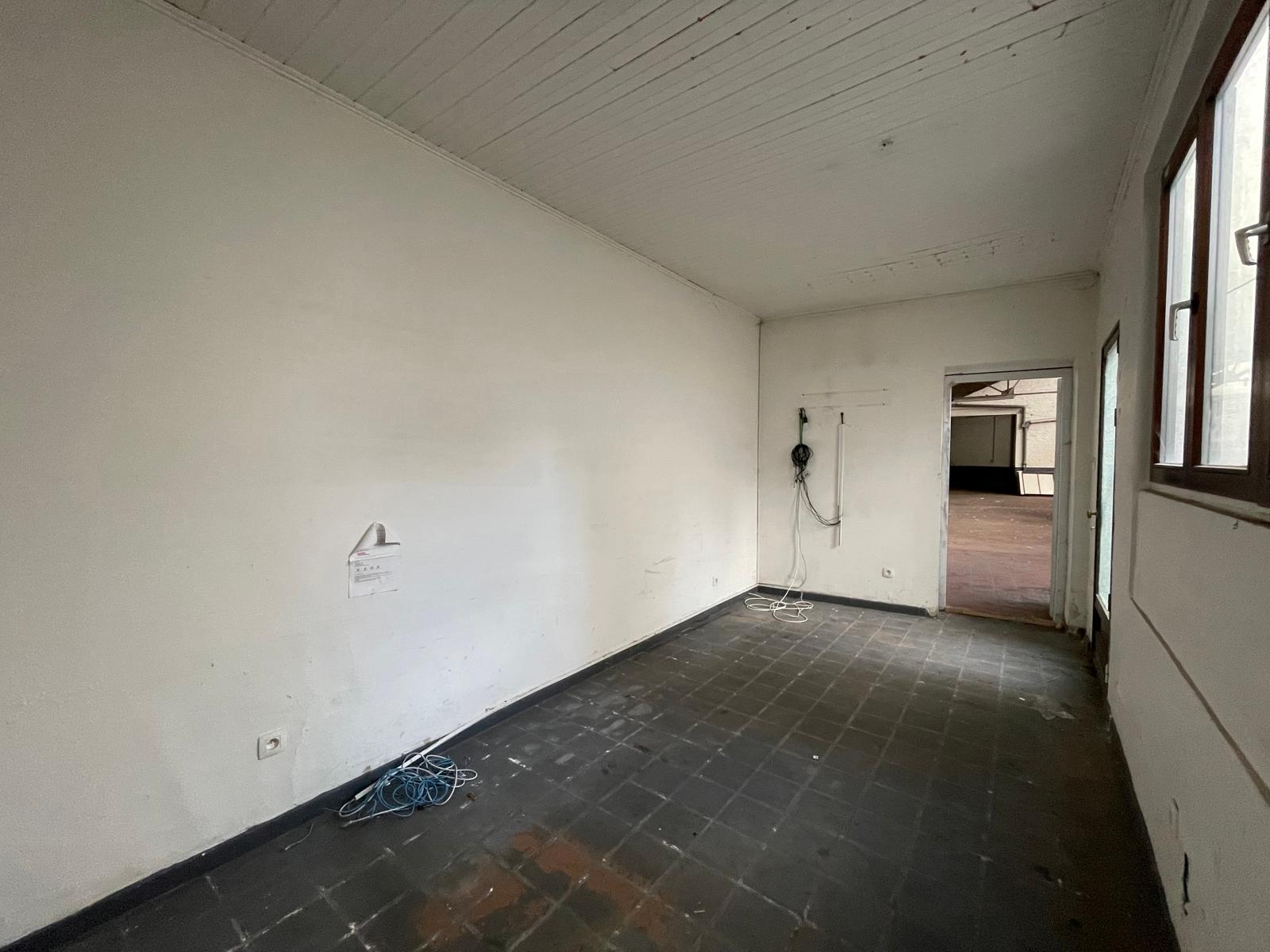 Marcinelle – entrepôt de ± 740 m² avec bureaux et parking, photo 17 sur 25