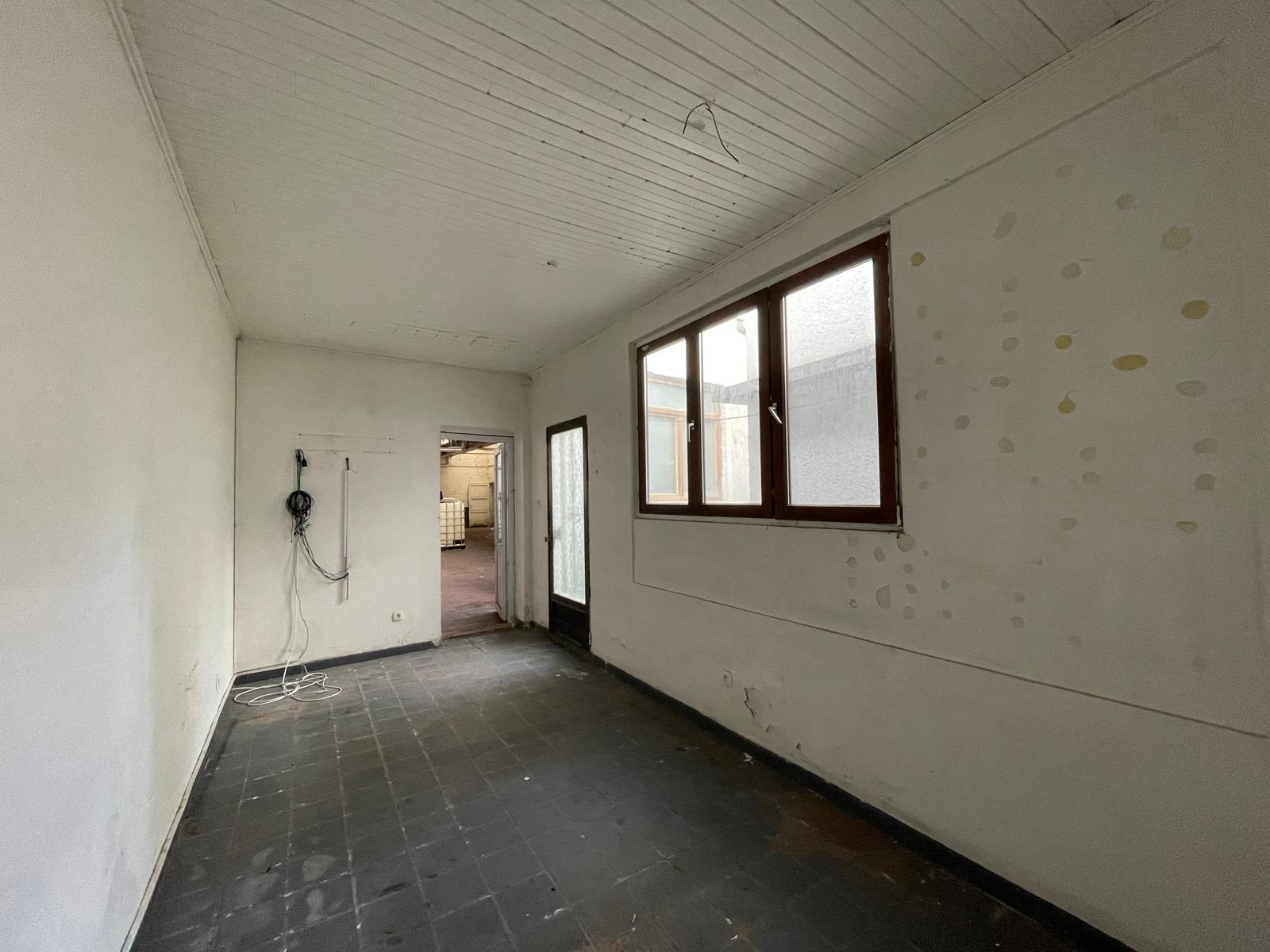 Marcinelle – entrepôt de ± 740 m² avec bureaux et parking, photo 16 sur 25