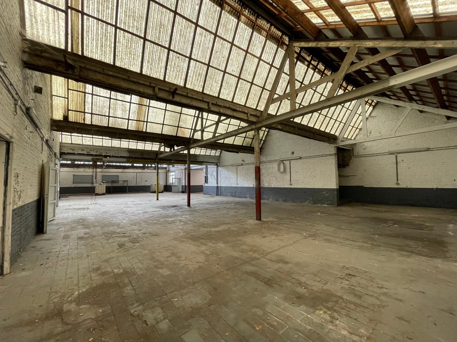 Marcinelle – entrepôt de ± 740 m² avec bureaux et parking, photo 10 sur 25