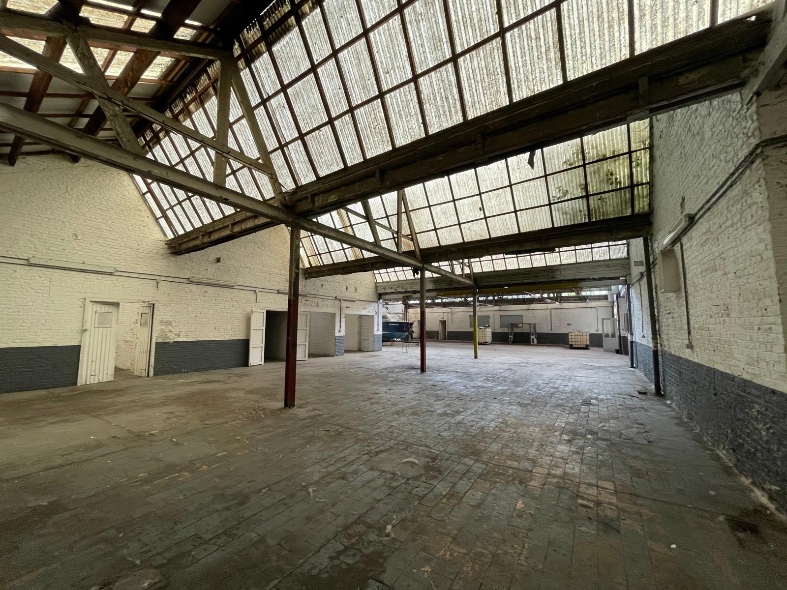 Marcinelle – entrepôt de ± 740 m² avec bureaux et parking, photo 11 sur 25