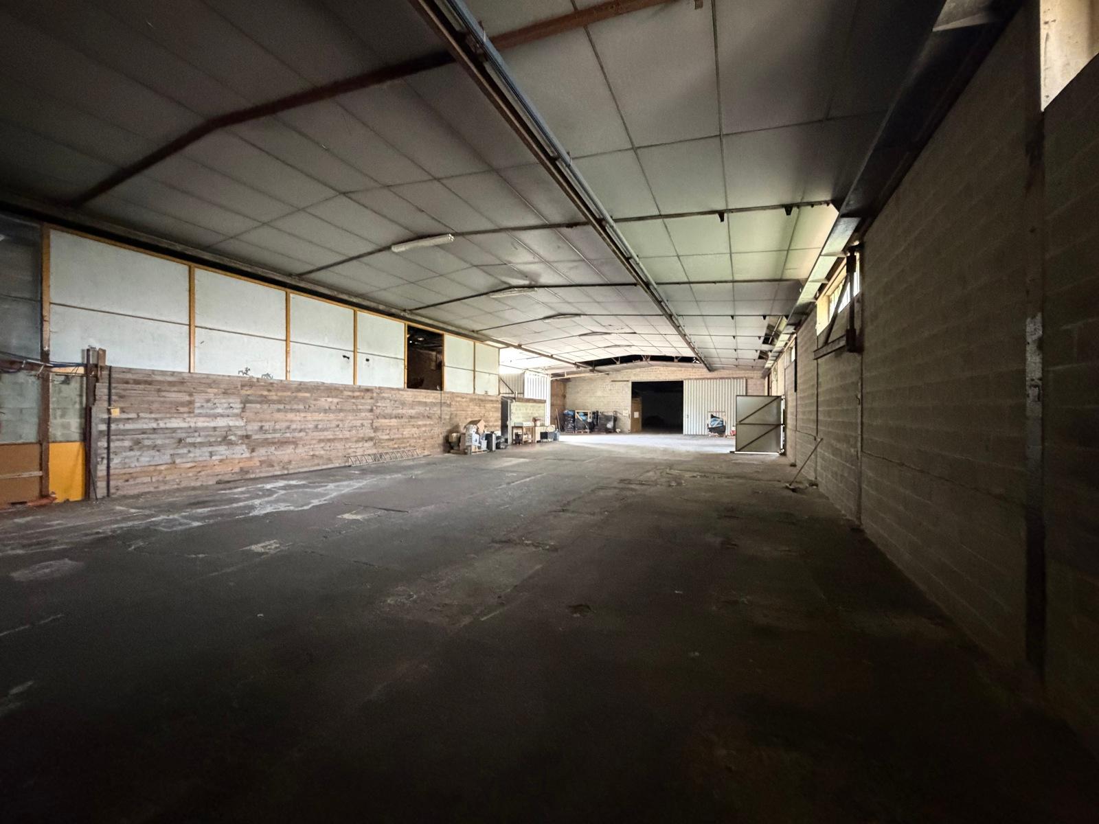 ENTREPÔT EXCEPTIONNEL DE 3500 m² 4 ENTREES, photo 15 sur 28