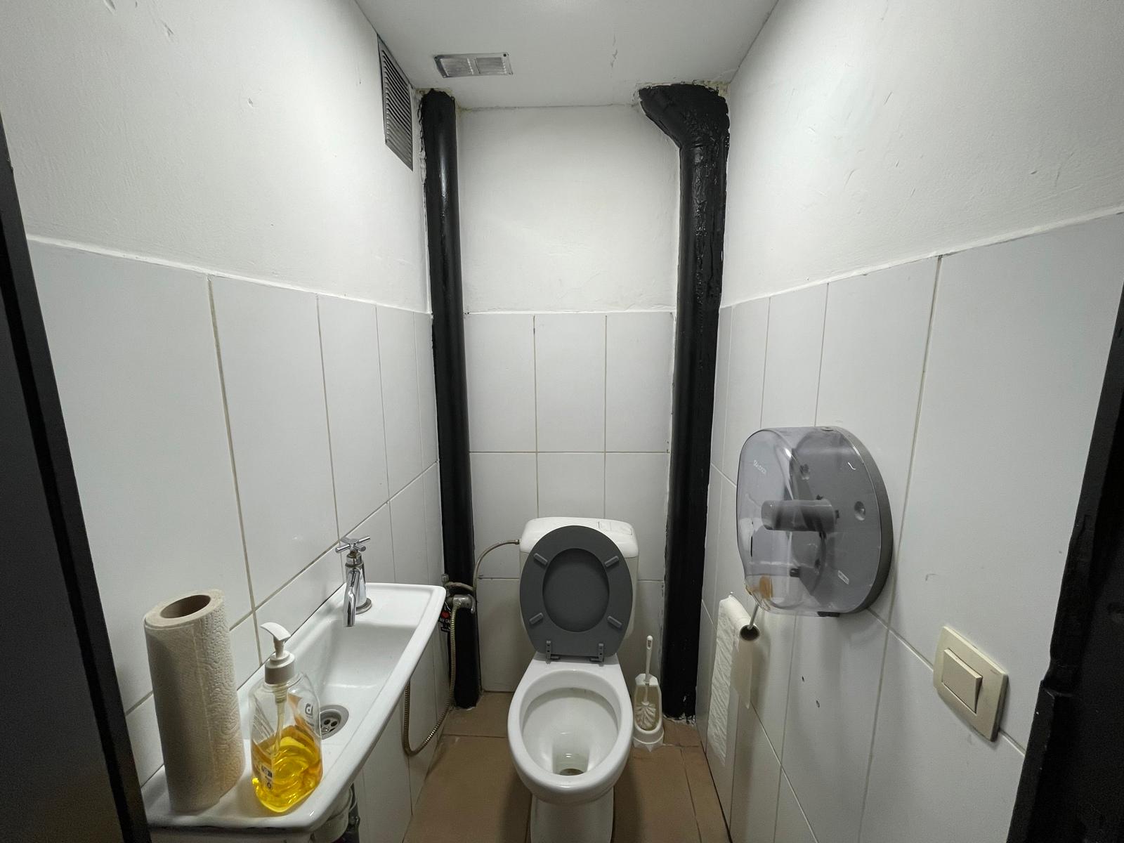Commerce a louer - rue turenne 8 - 6000 Charleroi, photo 9 sur 20