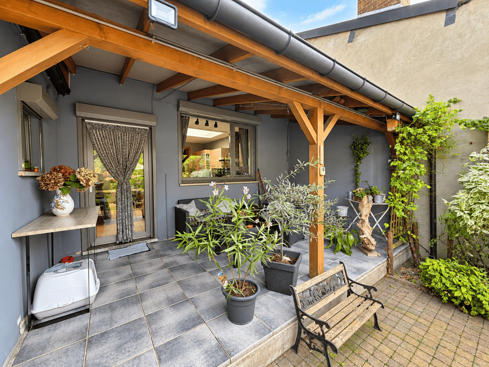 Maison 4 chambres avec jardin et 2 garages, photo 13 sur 26