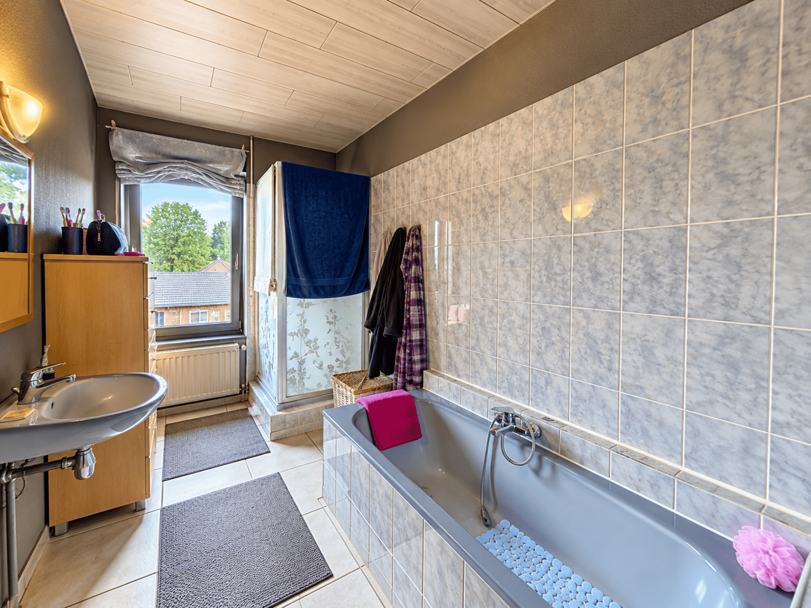Maison 4 chambres avec jardin et 2 garages, photo 23 sur 26