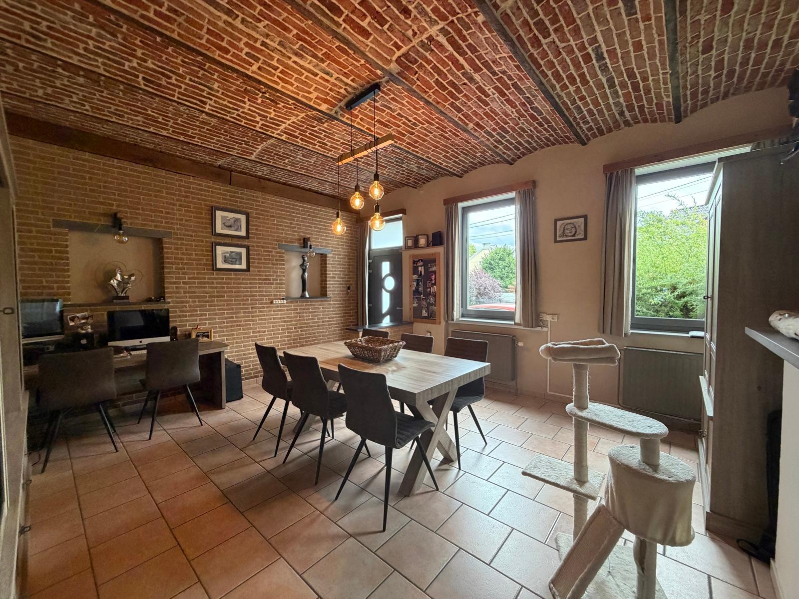Maison 4 chambres avec jardin et 2 garages, photo 4 sur 26