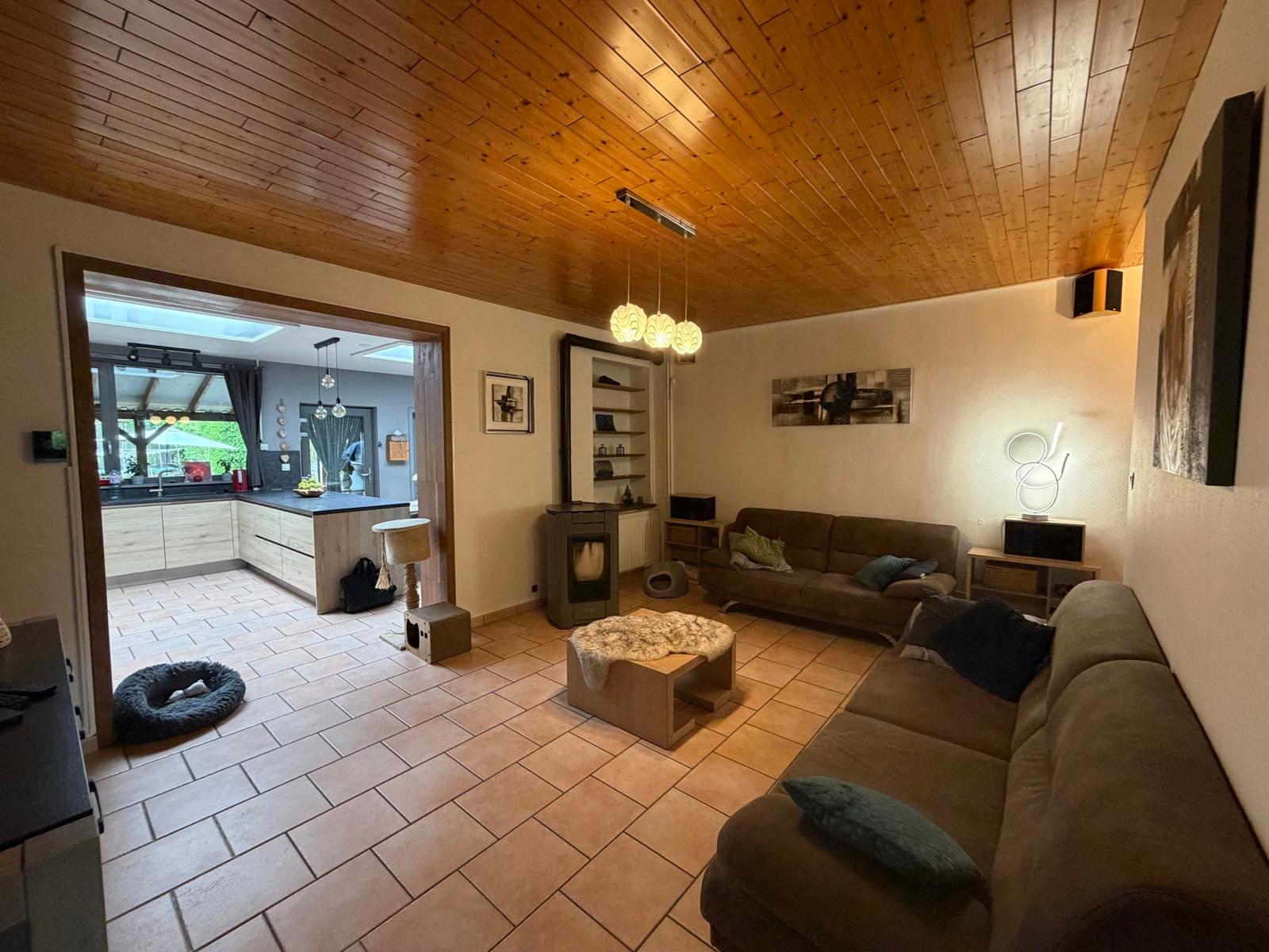 Maison 4 chambres avec jardin et 2 garages, photo 5 sur 26