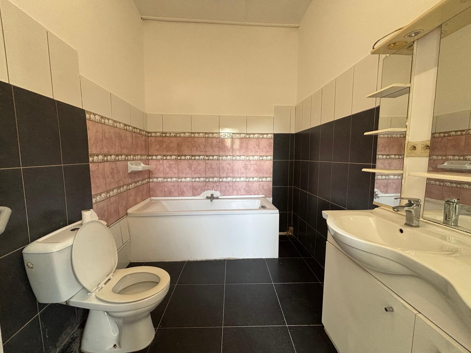 Appartement 1 ch sans exterieur entree par passage lateral, photo 3 sur 7