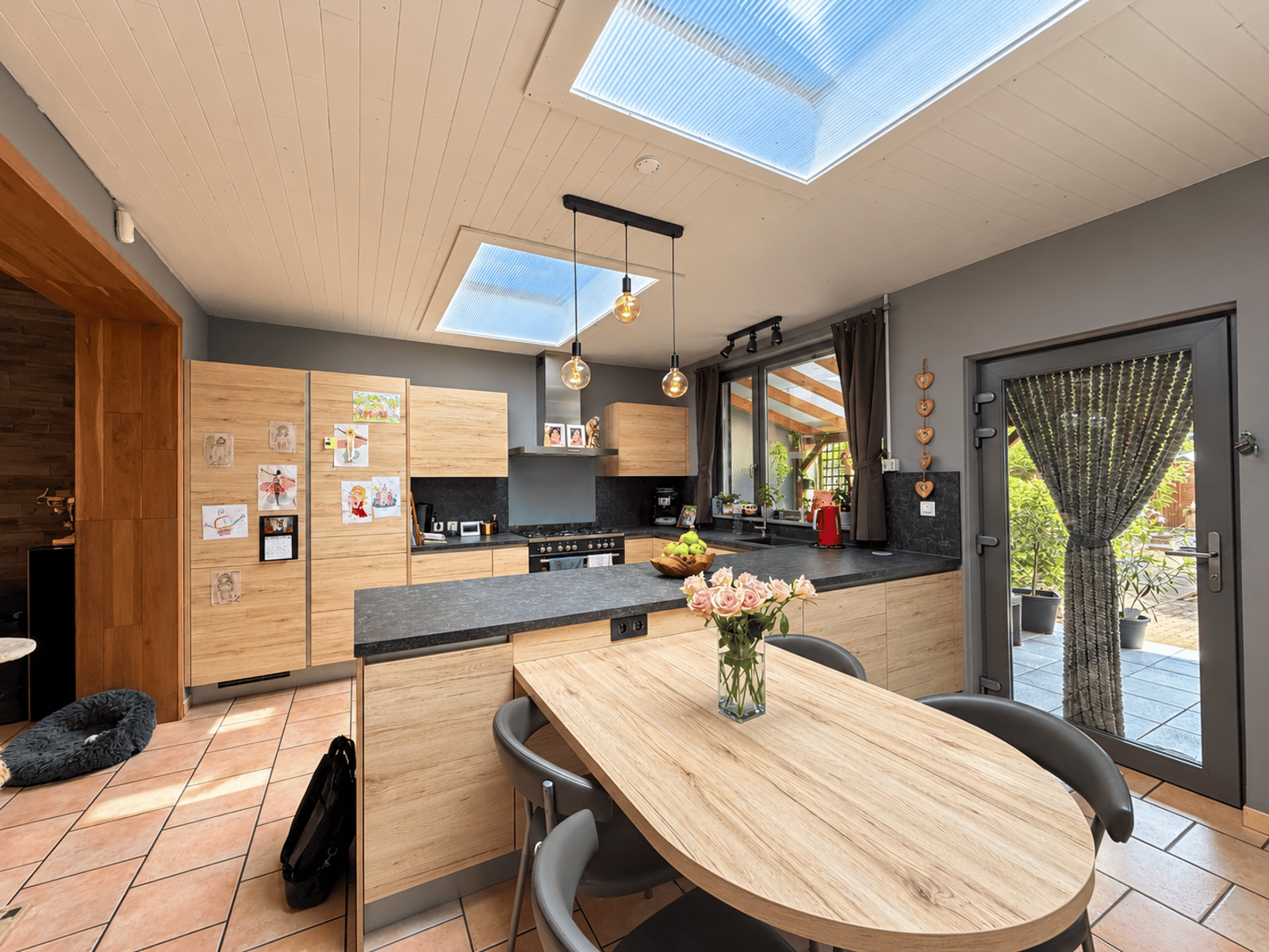 Maison 4 chambres avec jardin et 2 garages, photo 9 sur 26