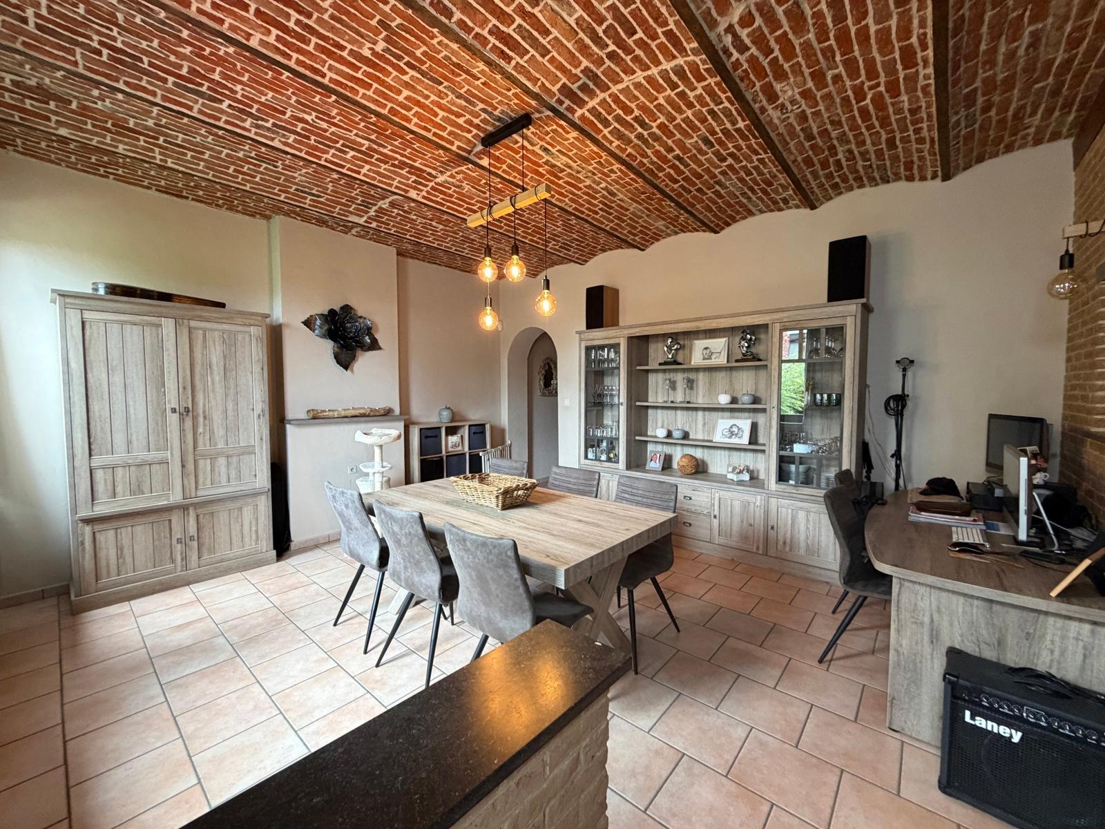 Maison 4 chambres avec jardin et 2 garages, photo 2 sur 26