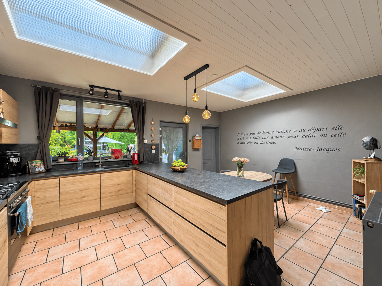 Maison 4 chambres avec jardin et 2 garages, photo 8 sur 26