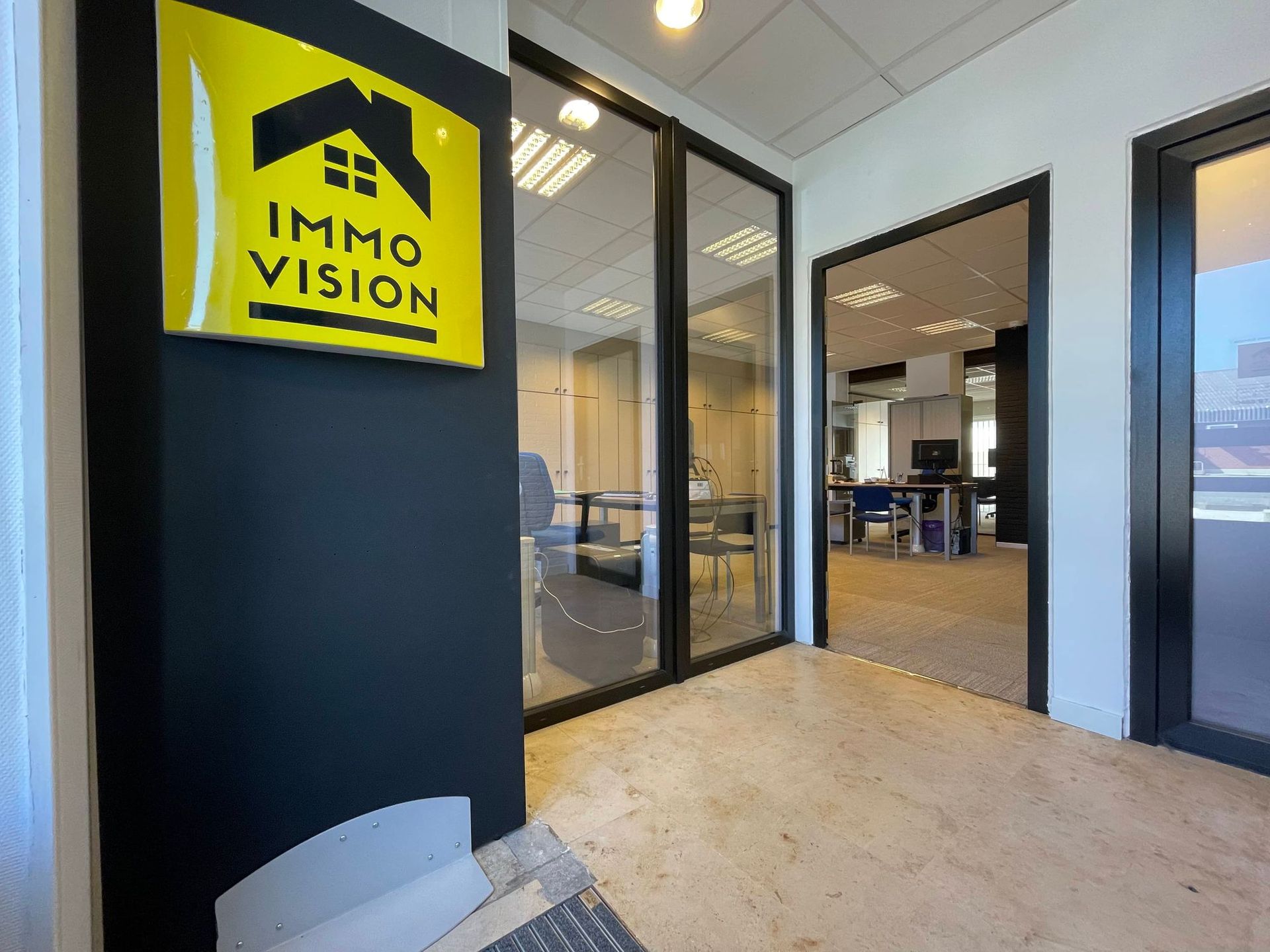 Entrée de l’agence Immo Vision à Montignies-sur-Sambre