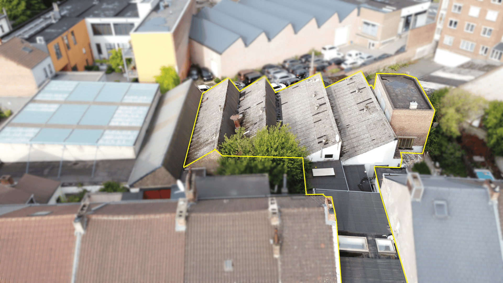 Marcinelle – entrepôt de ± 740 m² avec bureaux et parking — Charleroi Marcinelle