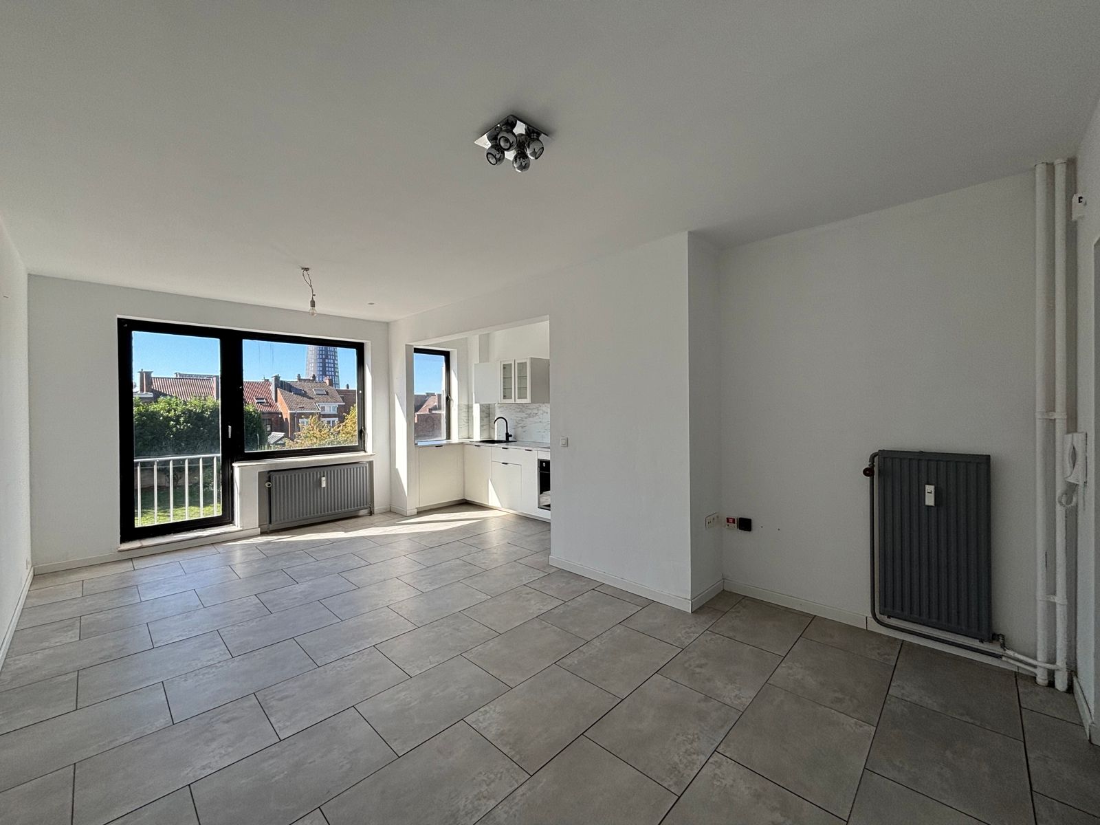Appartement 1 chambre au 2eme etage avec ascenseur — Charleroi