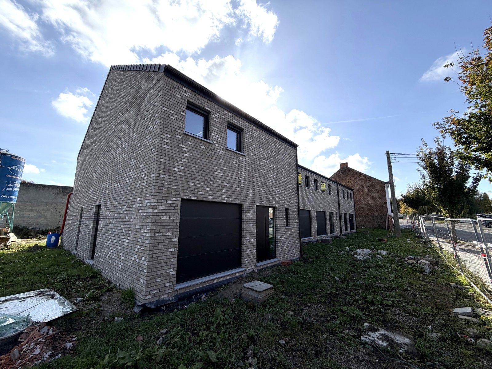 Maison gros-oeuvre ferme 3 chambres avec garage lot 1 — Farciennes