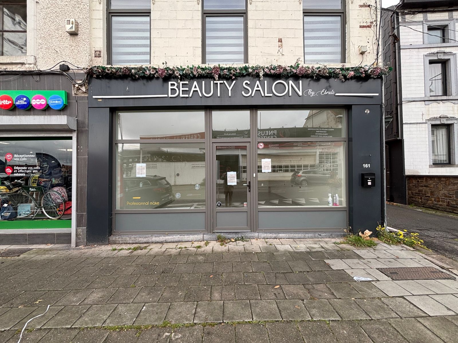 Rez-de-chaussee commercial a louer — Charleroi