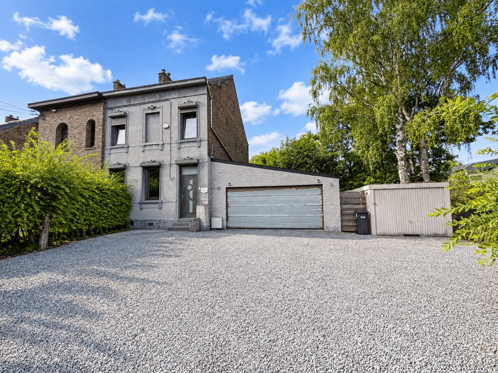 Maison 4 chambres avec jardin et 2 garages, photo 1 sur 26
