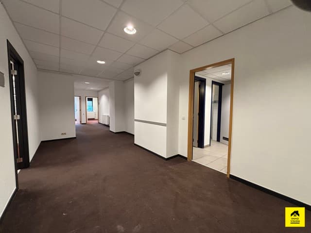 Bureau à louer à Courcelles, photo 1 sur 23