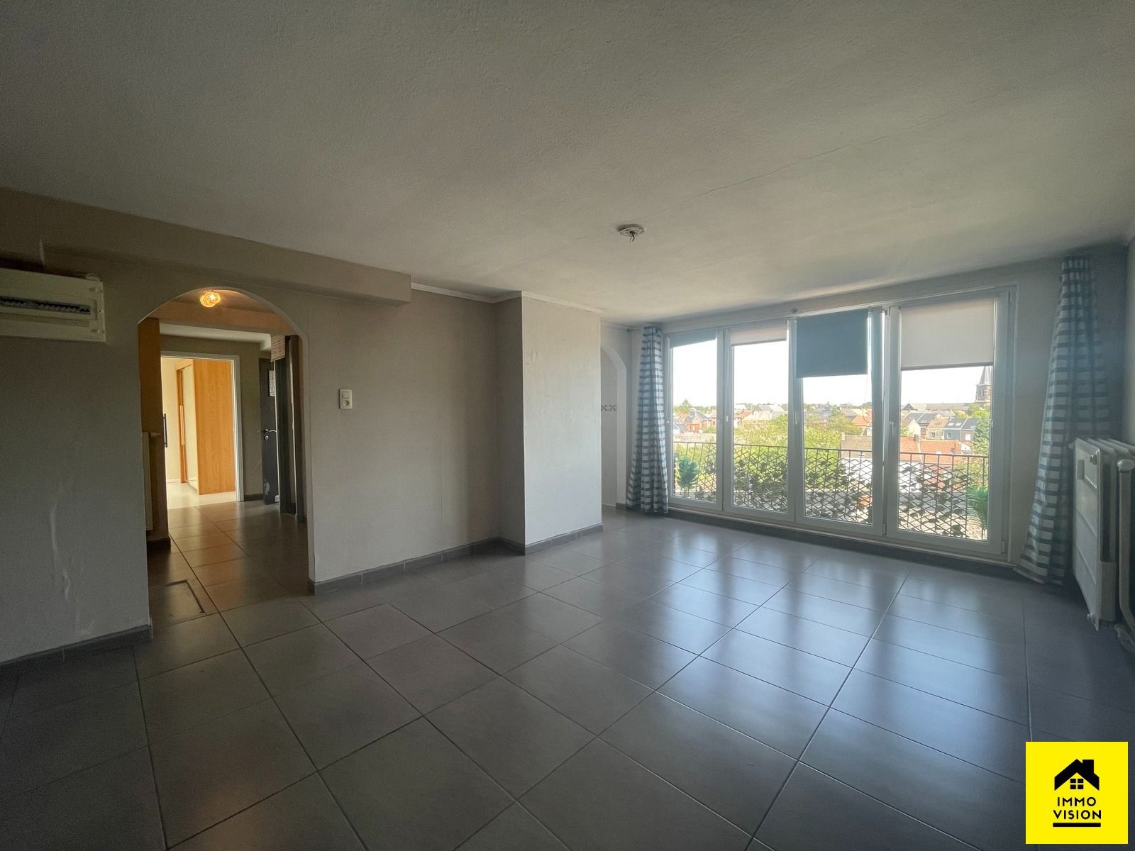 Appartement 2 chambres avec ascenceur — Charleroi
